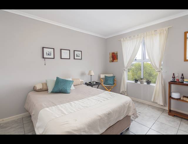 2 BEDROOM APARTMENT SOLD IN MELKBOSSTRAND CENTRAL